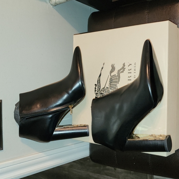 Burberry Booties - Picture 2 of 9
